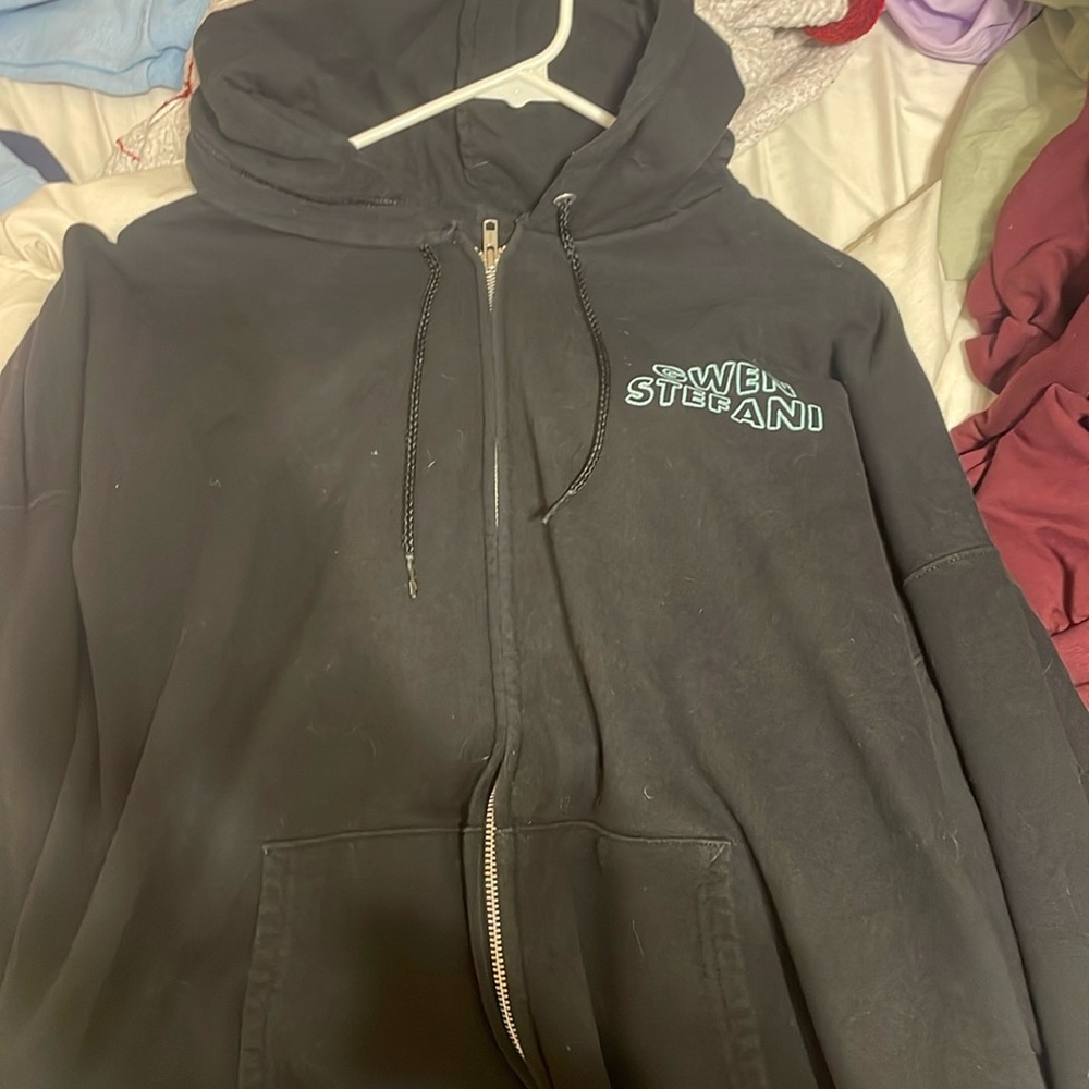 GWEN STEFANI LAST VEGAS RESIDENCY ZIPUP